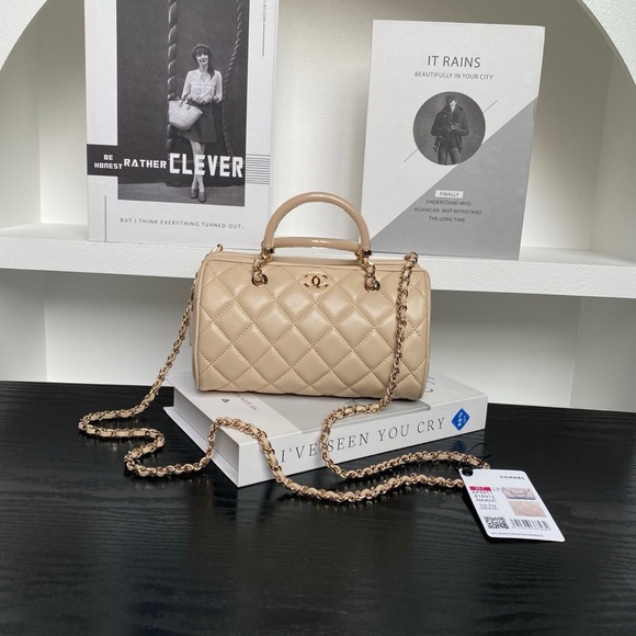 CHANEL Beige Quilted Crossbody Bag - Picture 1 of 4